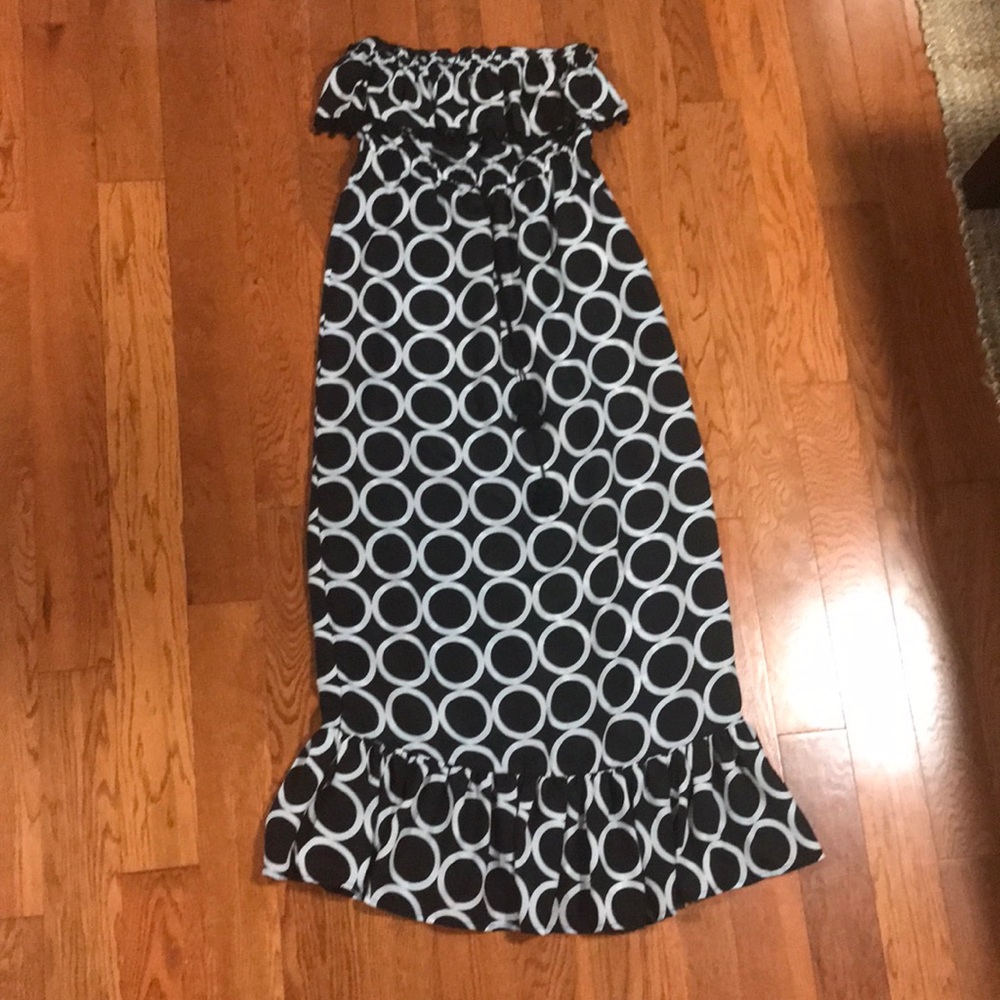 5/$30 Mud pie strapless maxi dress